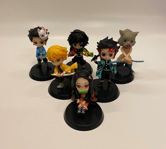 Small Demon Slayer Figure - Black Base